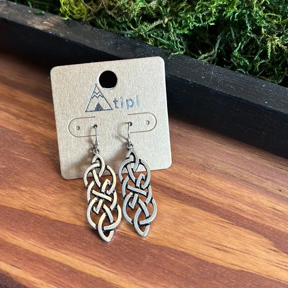 Beautiful Celtic Dangle Silver Earrings - Picture 2 of 4